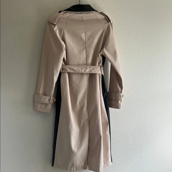 Color block with faux leather, trench coat, triangle label size small